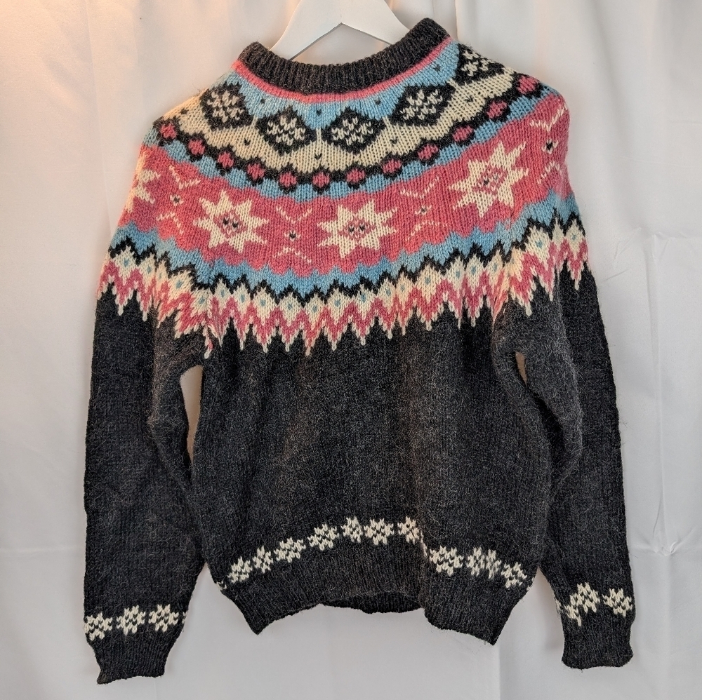 Woolrich vintage sweater size M in VGUC